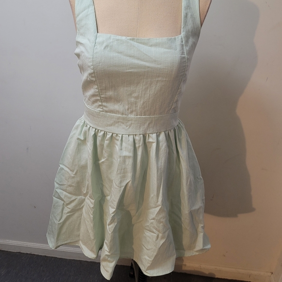 Windsor Dress - Picture 2 of 4